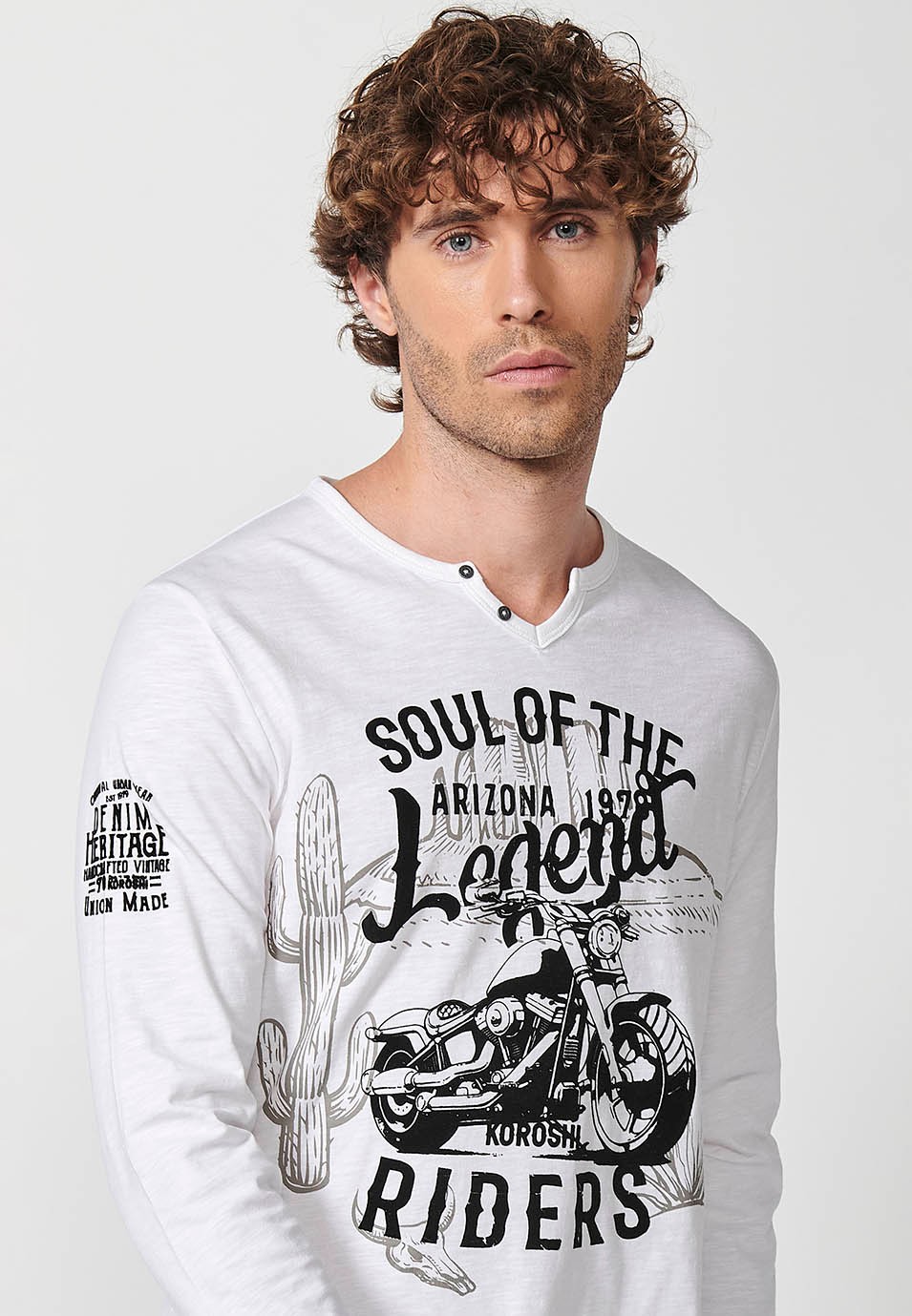 Men's Long Sleeve Crew Neck T-Shirt with Slit and Front Detail in Ecru