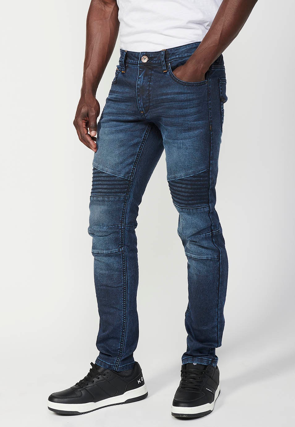 Pantalon motard long coupe skinny avec fermeture éclair et bouton sur le devant et détails sur les genoux en Bleu pour Homme