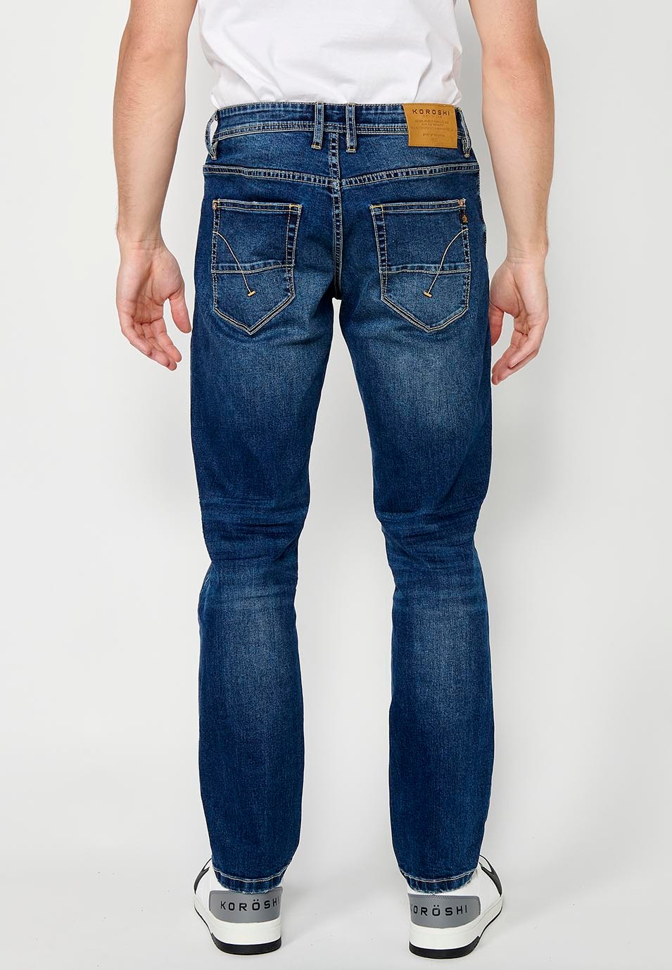 Pantalon long droit coupe classique avec fermeture éclair sur le devant et fermeture boutonnée en Bleu pour Homme