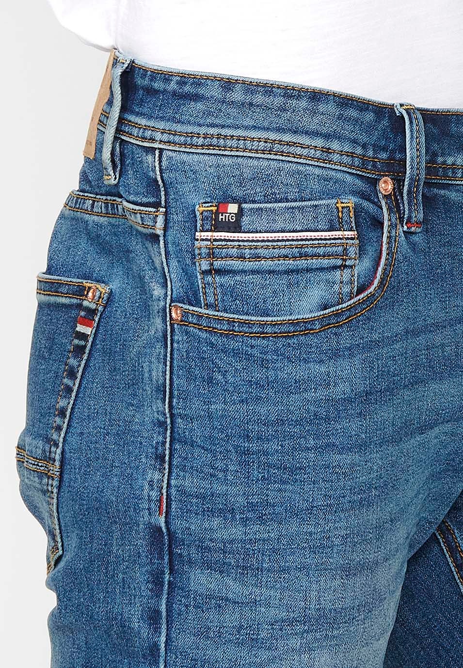 Pantalon droit en denim coupe régulière avec fermeture éclair sur le devant et fermeture boutonnée avec poches bleues pour homme