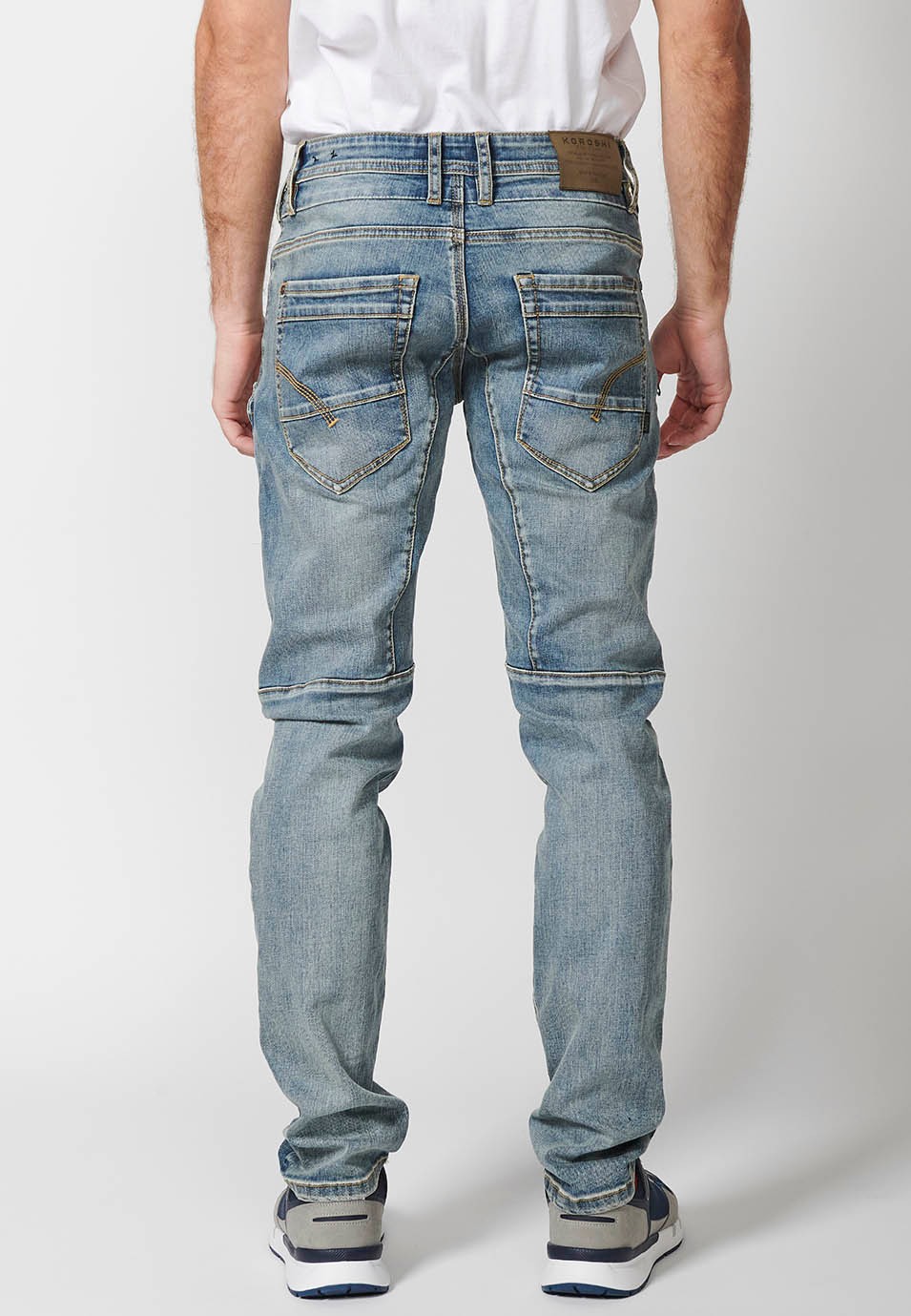 Pantalon cargo long de travail coupe classique avec détails de poches et fermeture sur le devant avec fermeture éclair et bouton en Bleu pour homme