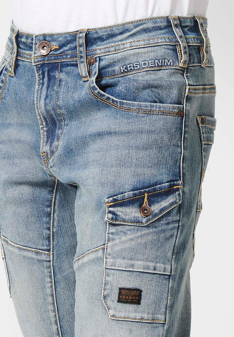 Pantalon cargo long de travail coupe classique avec détails de poches et fermeture sur le devant avec fermeture éclair et bouton en Bleu pour homme