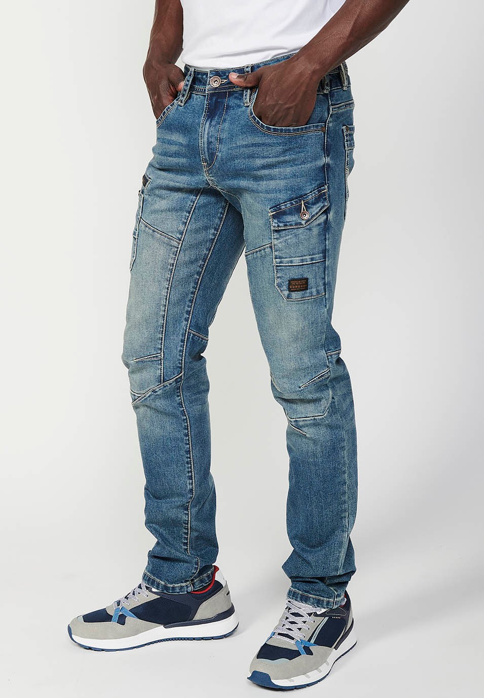 Pantalon long cargo de travail coupe régulière avec fermeture éclair sur le devant et fermeture boutonnée et poches en bleu pour homme