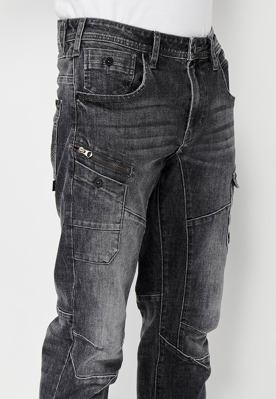 Pantalon cargo long en denim Workwear coupe classique avec fermeture éclair sur le devant, fermeture boutonnée et détails de poches en Noir pour homme