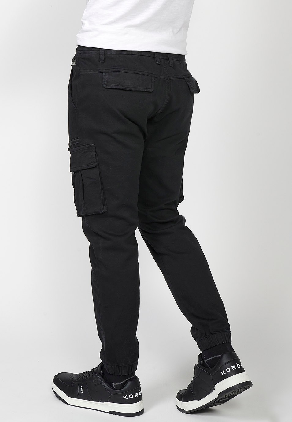 Pantalon de jogging long avec taille, chevilles et poches élastiques pour homme en noir 5