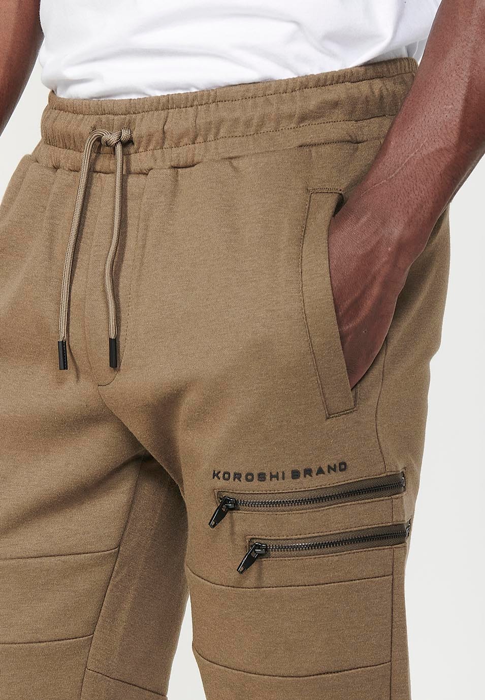 Pantalon de jogging long pour homme marron avec ceinture caoutchoutée et poches dans les coutures aux genoux