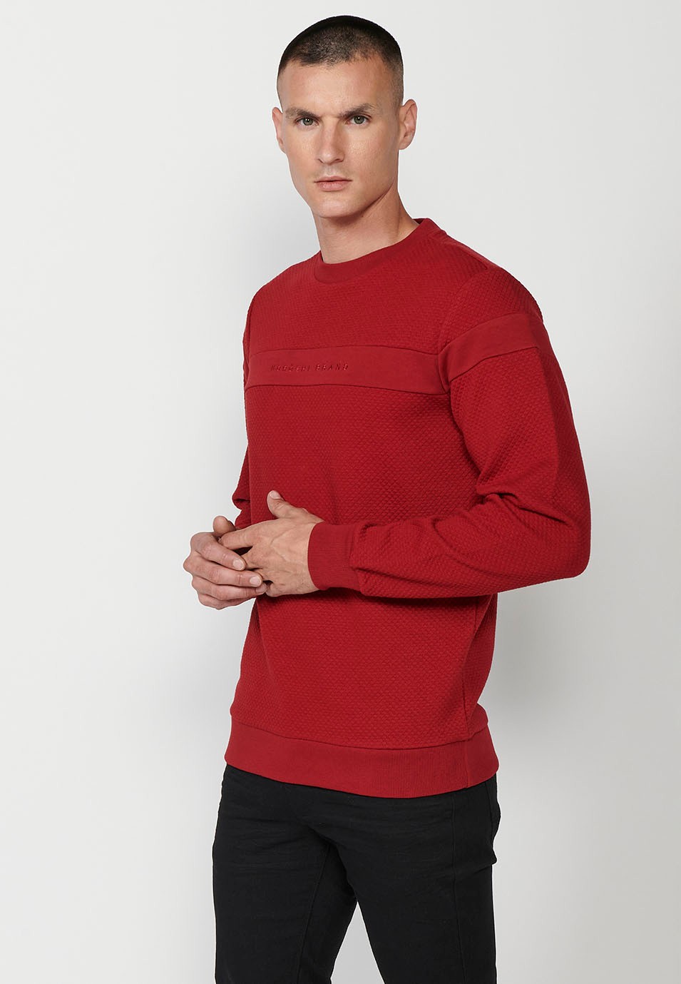 Sweat homme rouge à manches longues et col rond avec détail devant