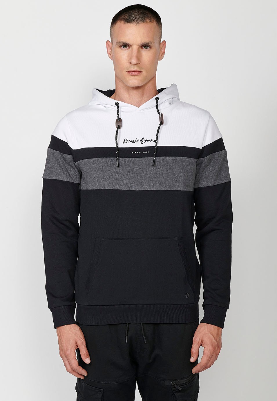 Schwarzes Herren-Sweatshirt mit Kapuze, Langarm, Kragen, Vorderdetails und Vordertaschen 7