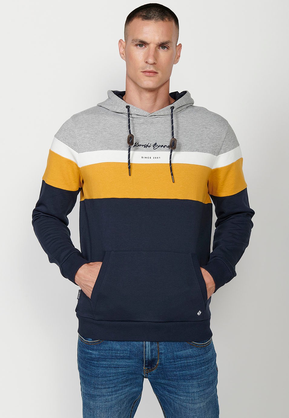 Sweat-shirt à manches longues avec col et capuche avec détail sur le devant et poches avant pour homme en bleu marine