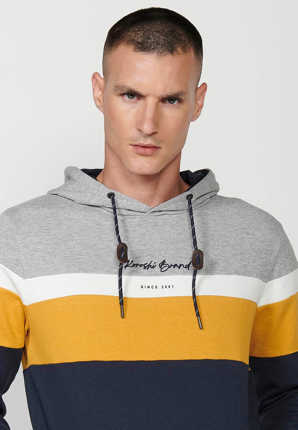 Sudadera de manga larga con cuello y capucha con detalle delantero y bolsillos delanteros para hombre de color navy 5