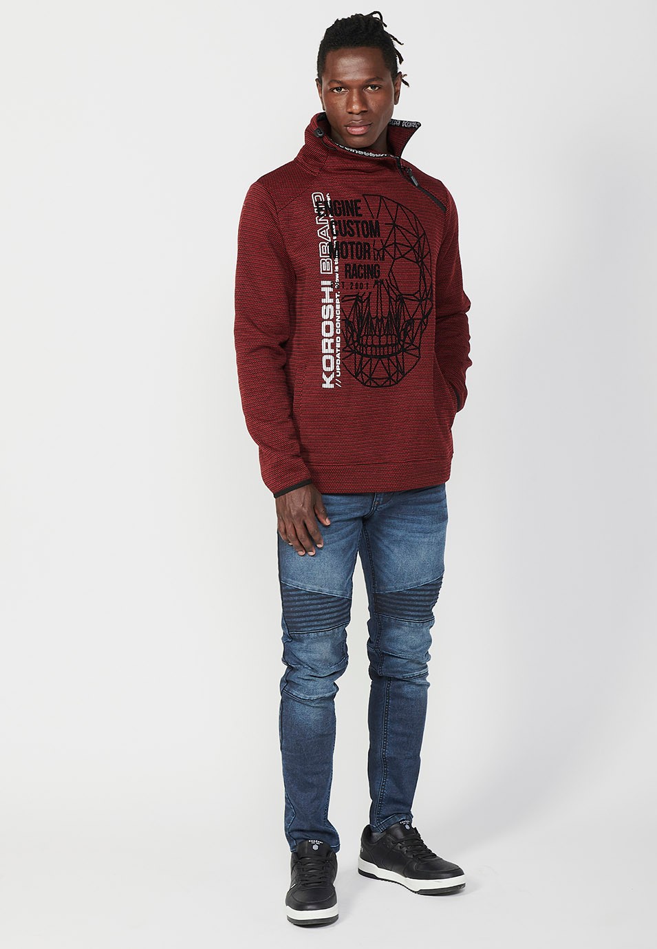 Rotes langärmliges Herren-Sweatshirt mit Reißverschluss vorne und hohem Halsausschnitt 2