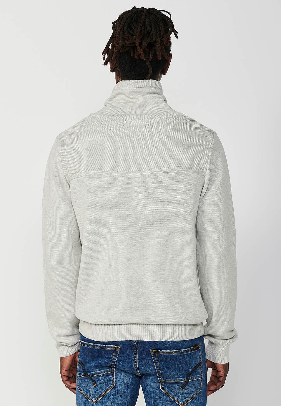 Ecrufarbenes Herren-Sweatshirt mit langen Ärmeln, verstellbarem Stehkragen mit Kordelzug und geprägten Buchstaben auf der Vorderseite 1