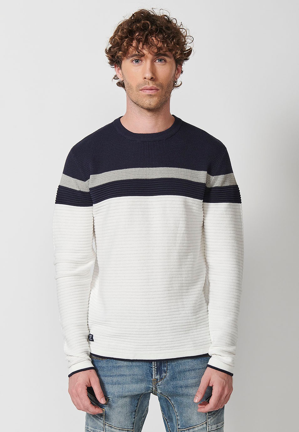 Men's multi-coloured striped crew neck tricot jumper in ecru 2