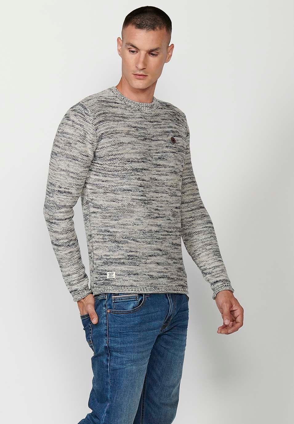 Men's round neck knitted sweater in ecru 2