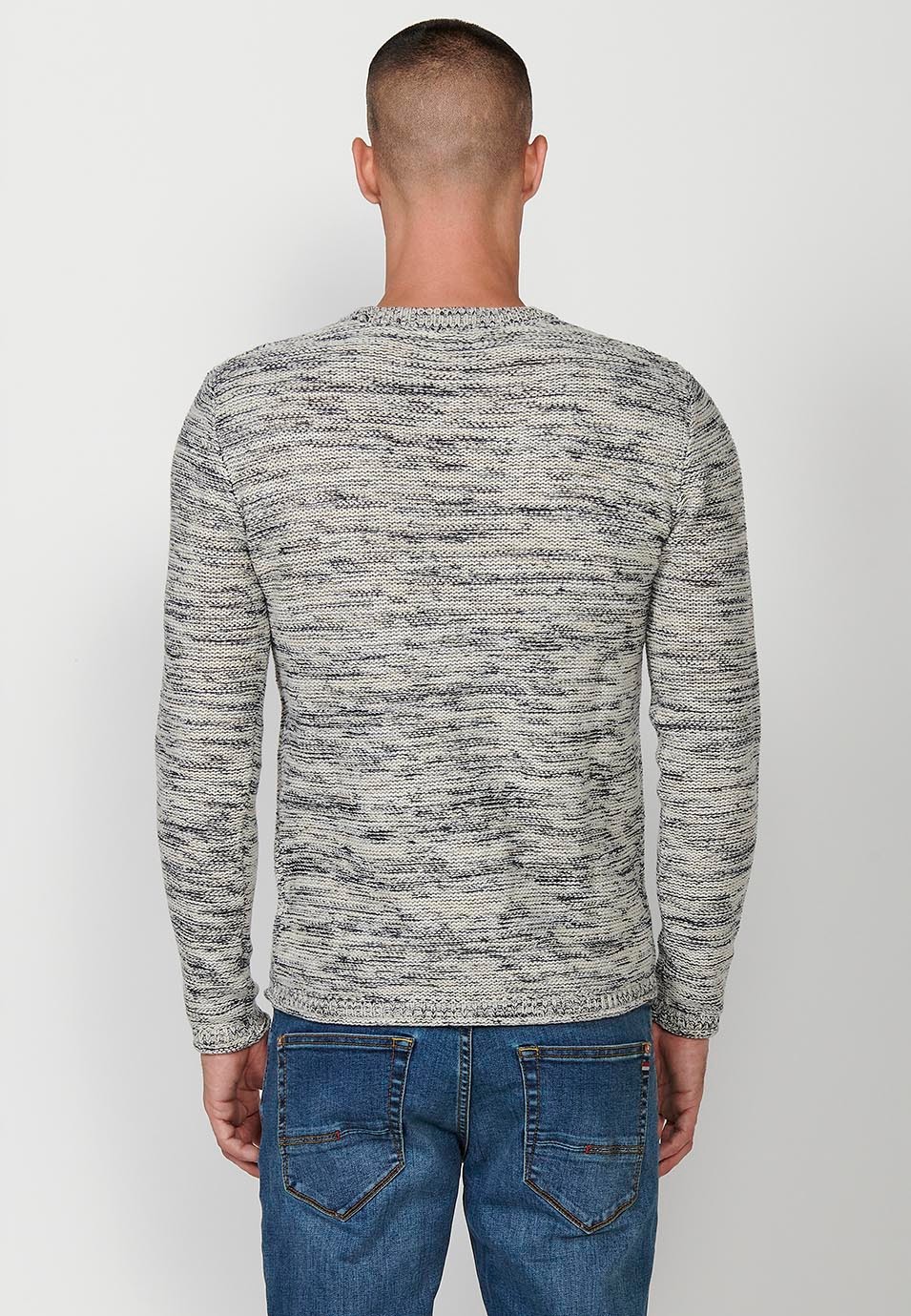 Men's round neck knitted sweater in ecru 6