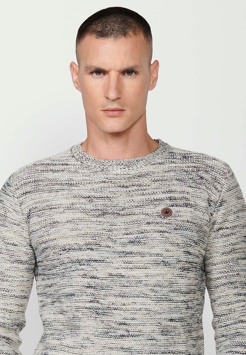 Men's round neck knitted sweater in ecru 3