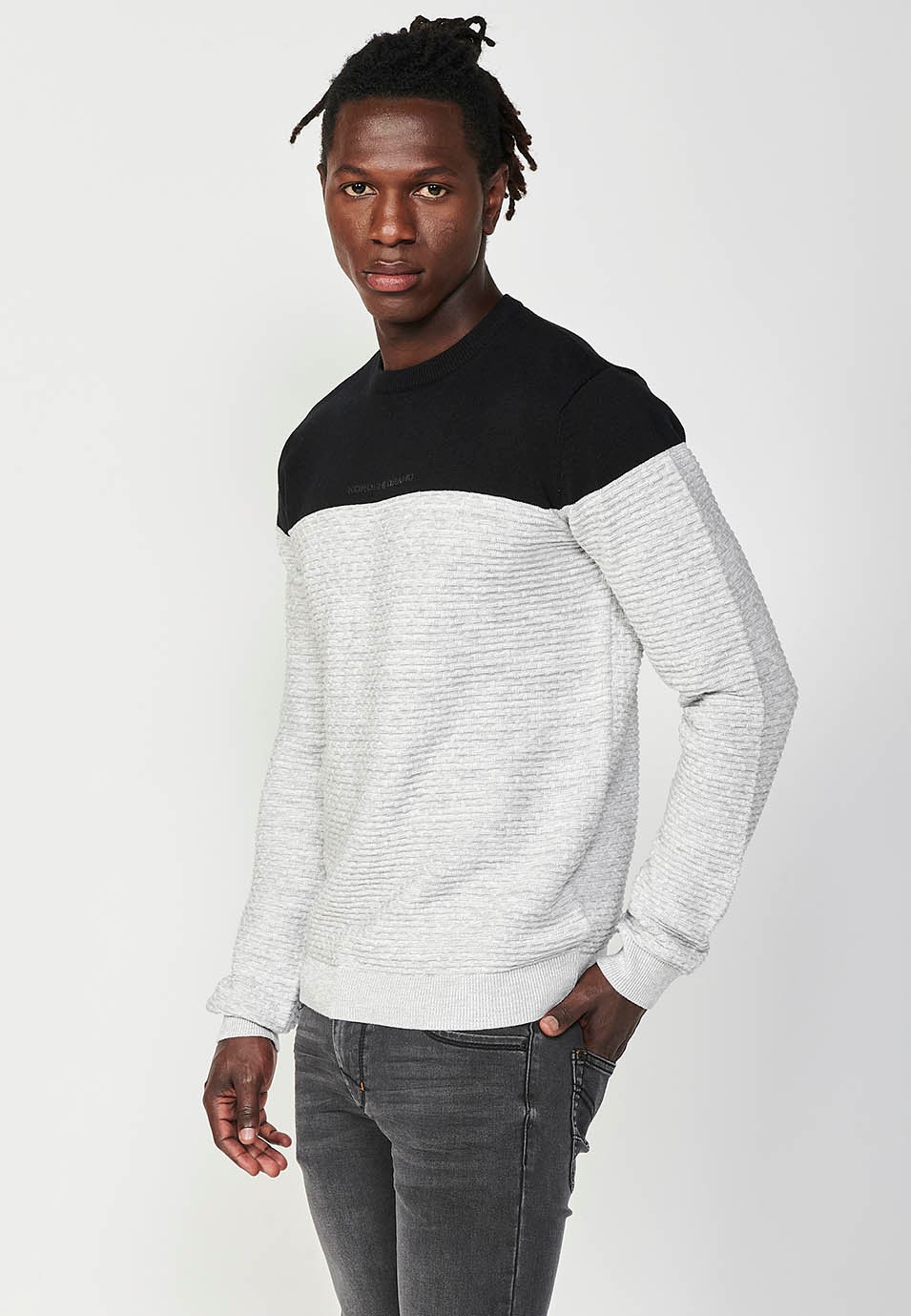 Men's black two-tone crew neck knit jumper