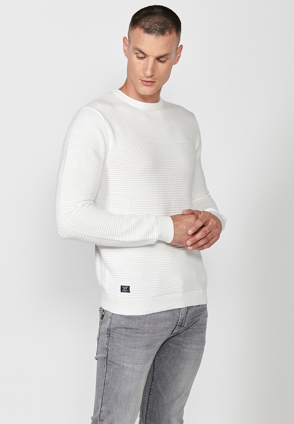 Men's ecru two-tone crew neck knit sweater 4