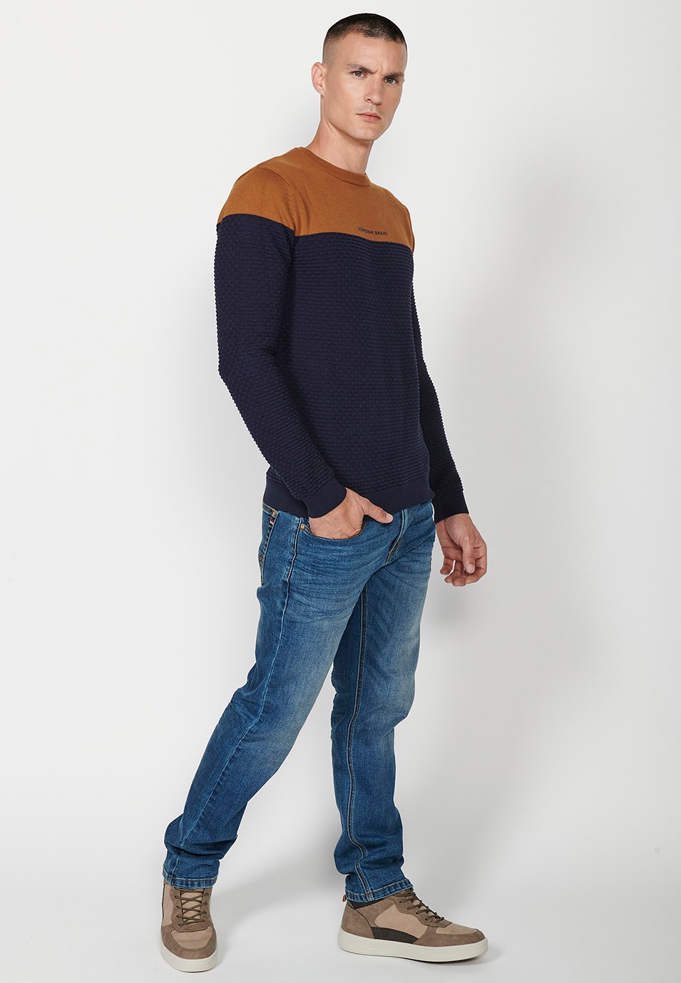 Men's ochre two-tone crew neck knit jumper 2