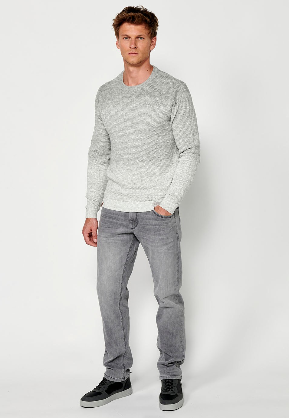 Pull à manches longues et col rond en tricot de coton écru pour homme