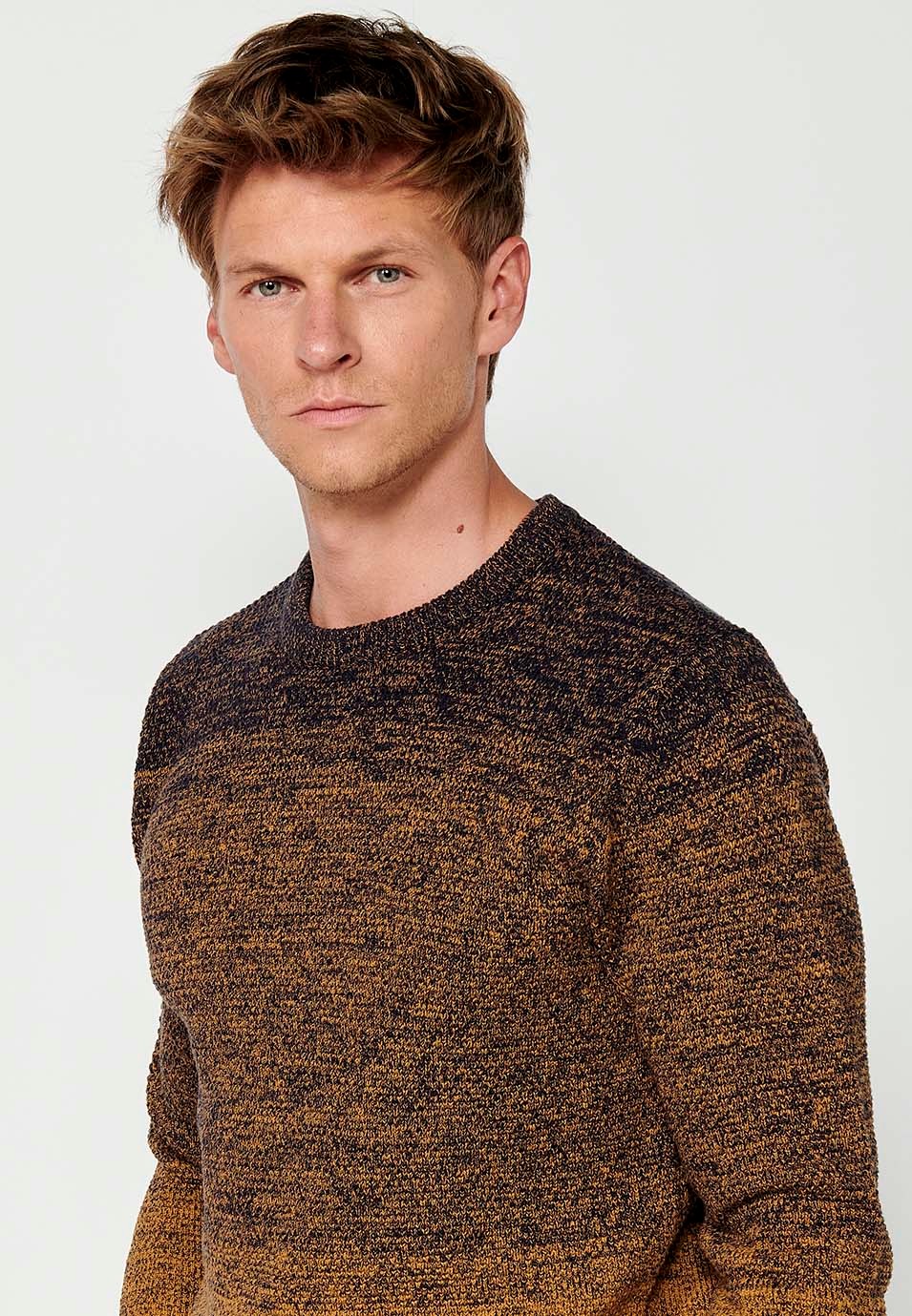 Pull à manches longues en tricot de coton et col rond de couleur Ocre pour Homme