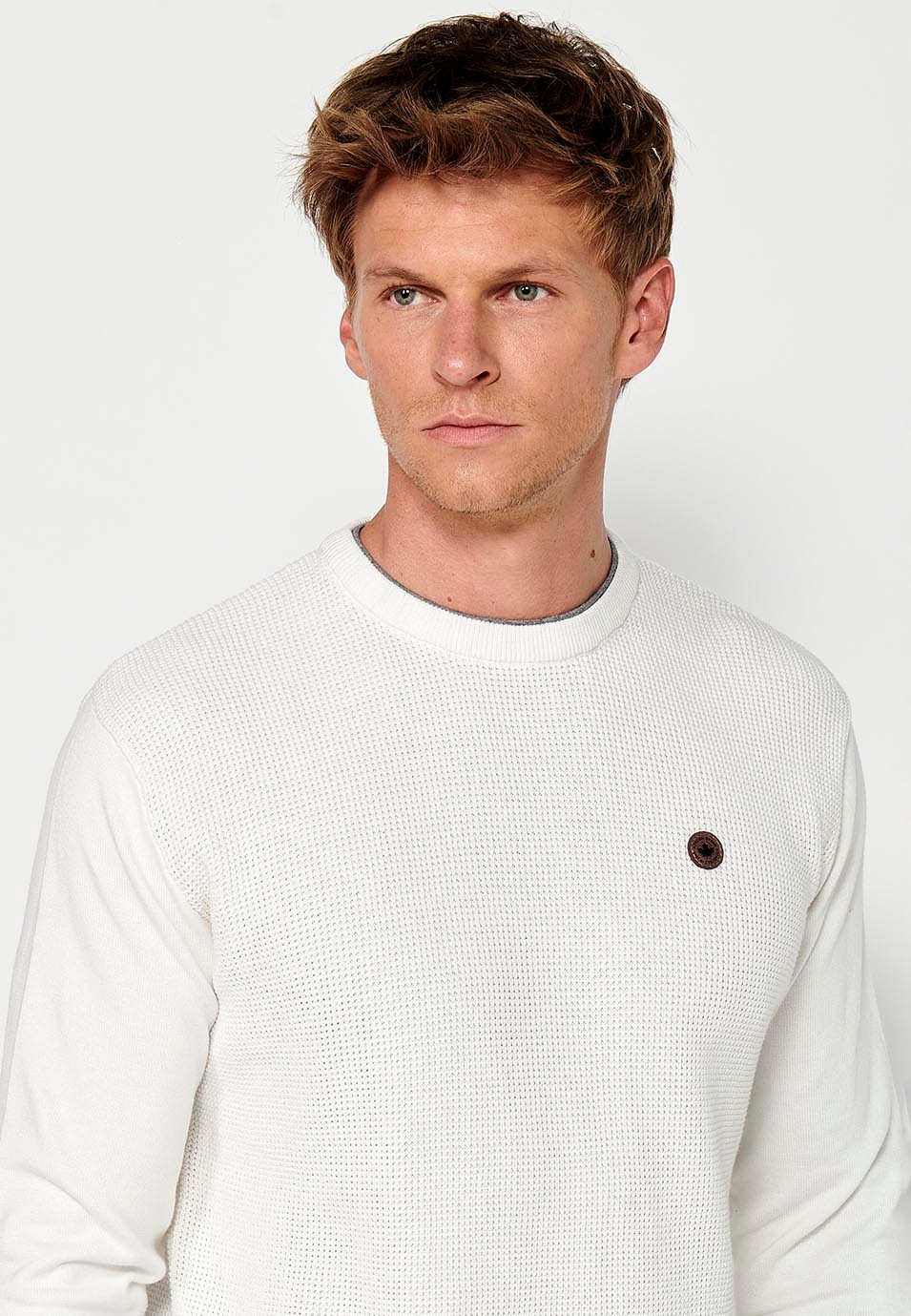 Pull homme col rond texturé écru en tricot 6