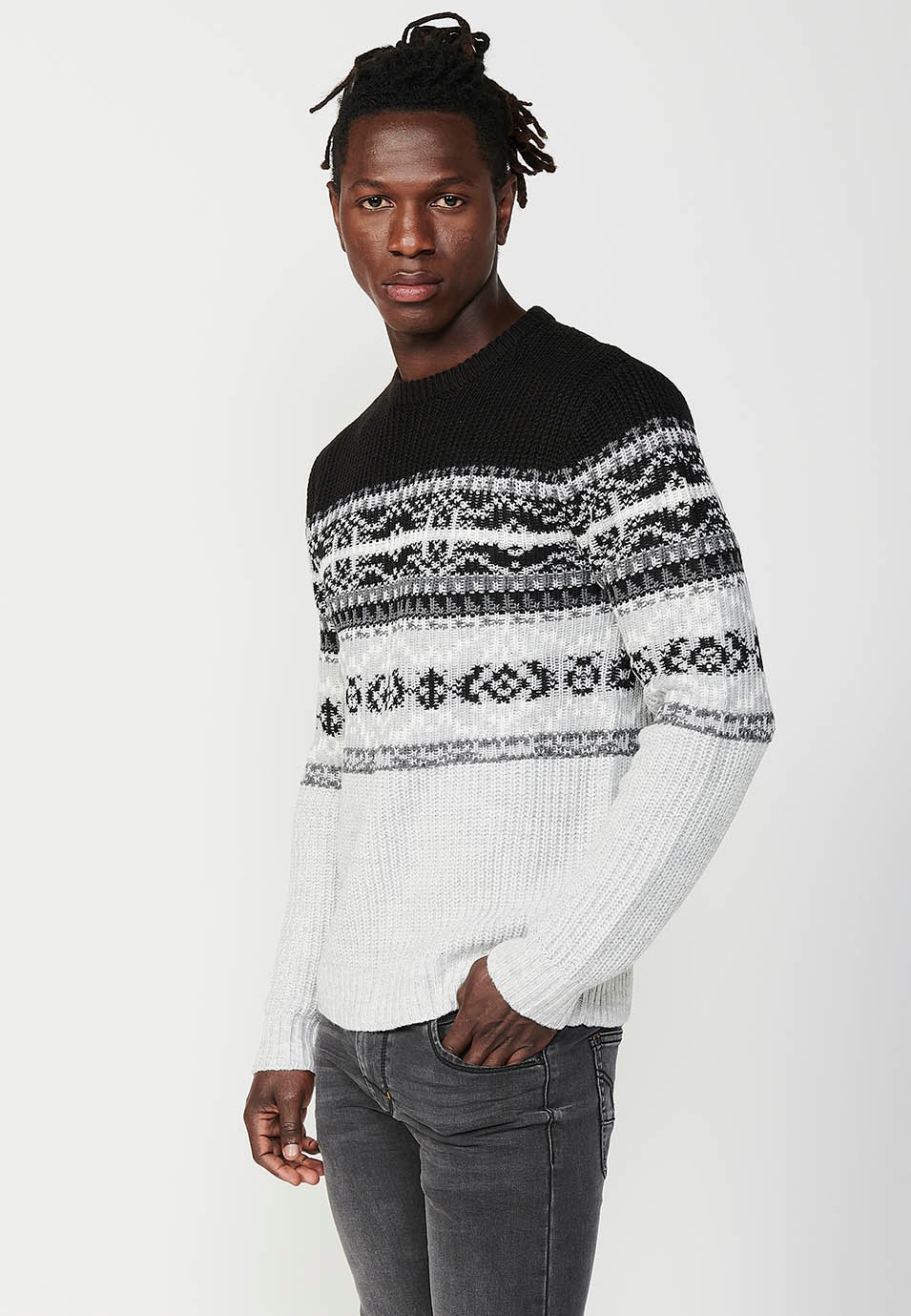 Pull en tricot à manches longues avec finition côtelée et col rond pour homme en noir