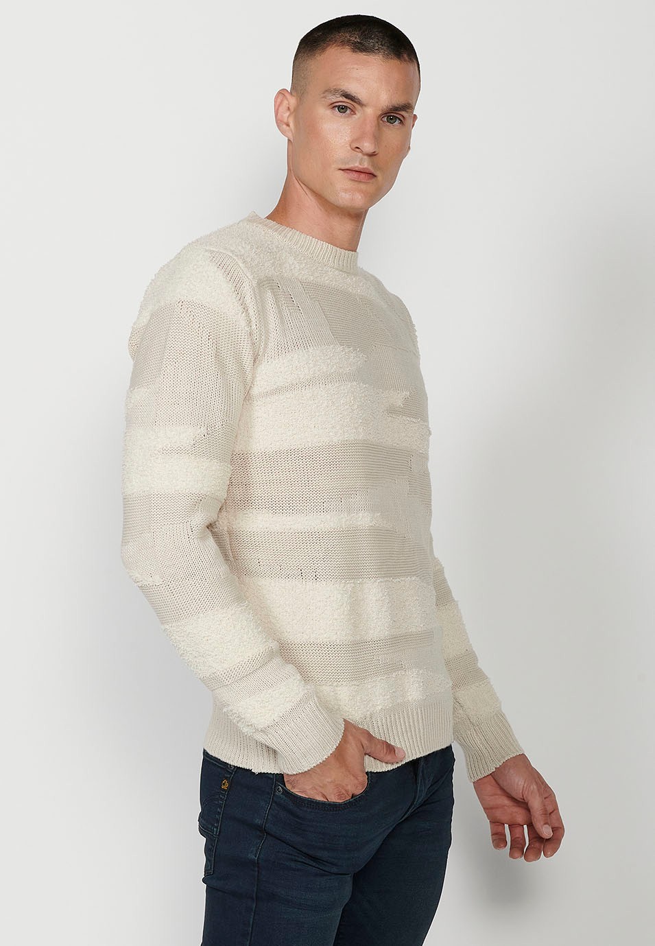 Jersey tricot de manga larga y acabado en rib con cuello redondo para hombre de color crudo