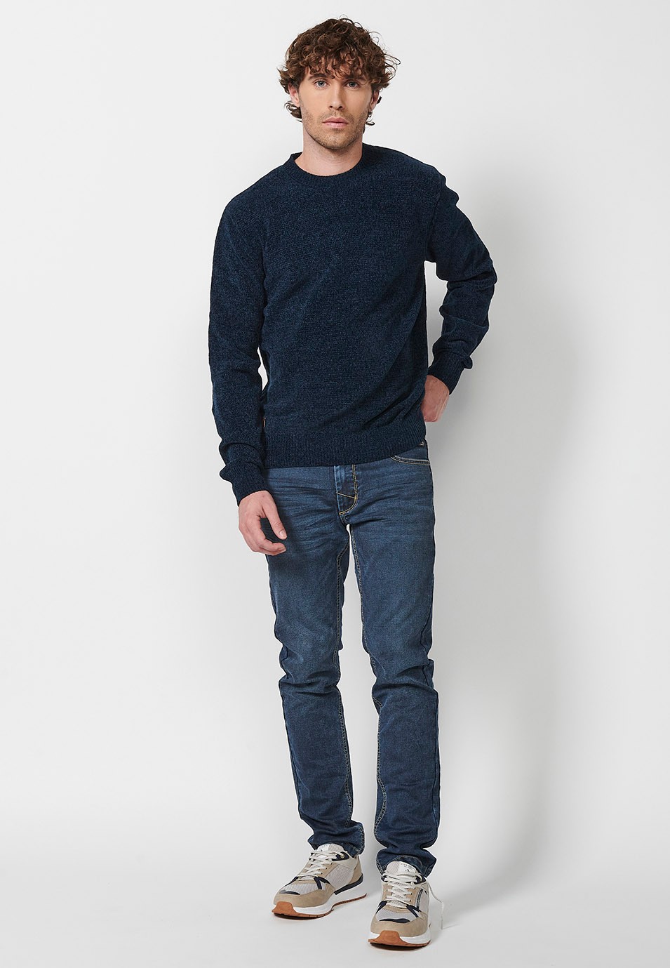 Men's navy crew neck knit sweater