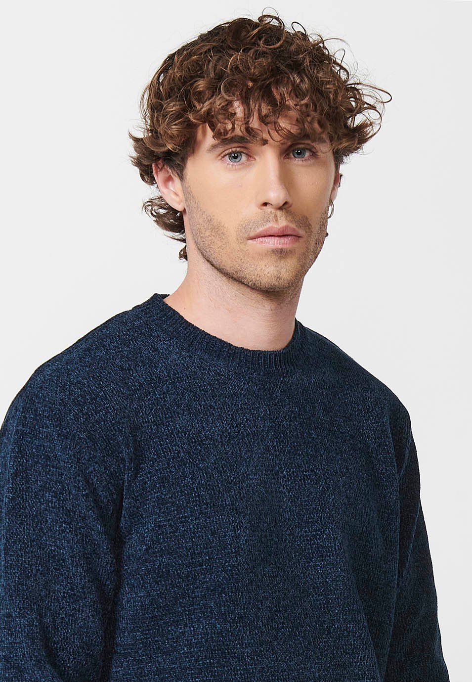 Men's navy crew neck knit sweater