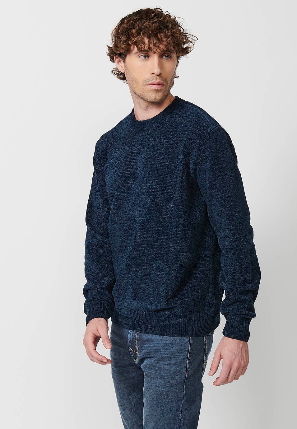 Men's navy crew neck knit sweater