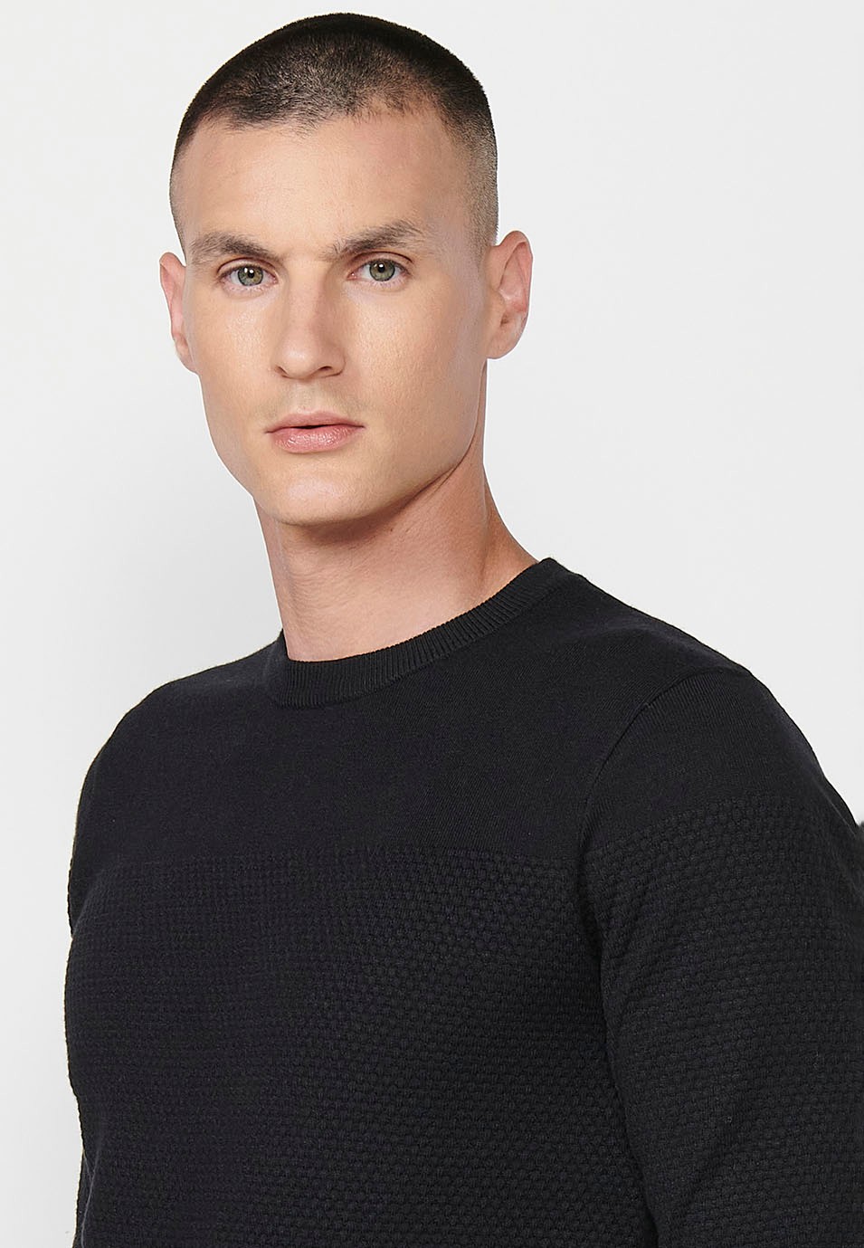 Jersey de tricot texturizado de manga larga y cuello redondo para hombre de color negro 6