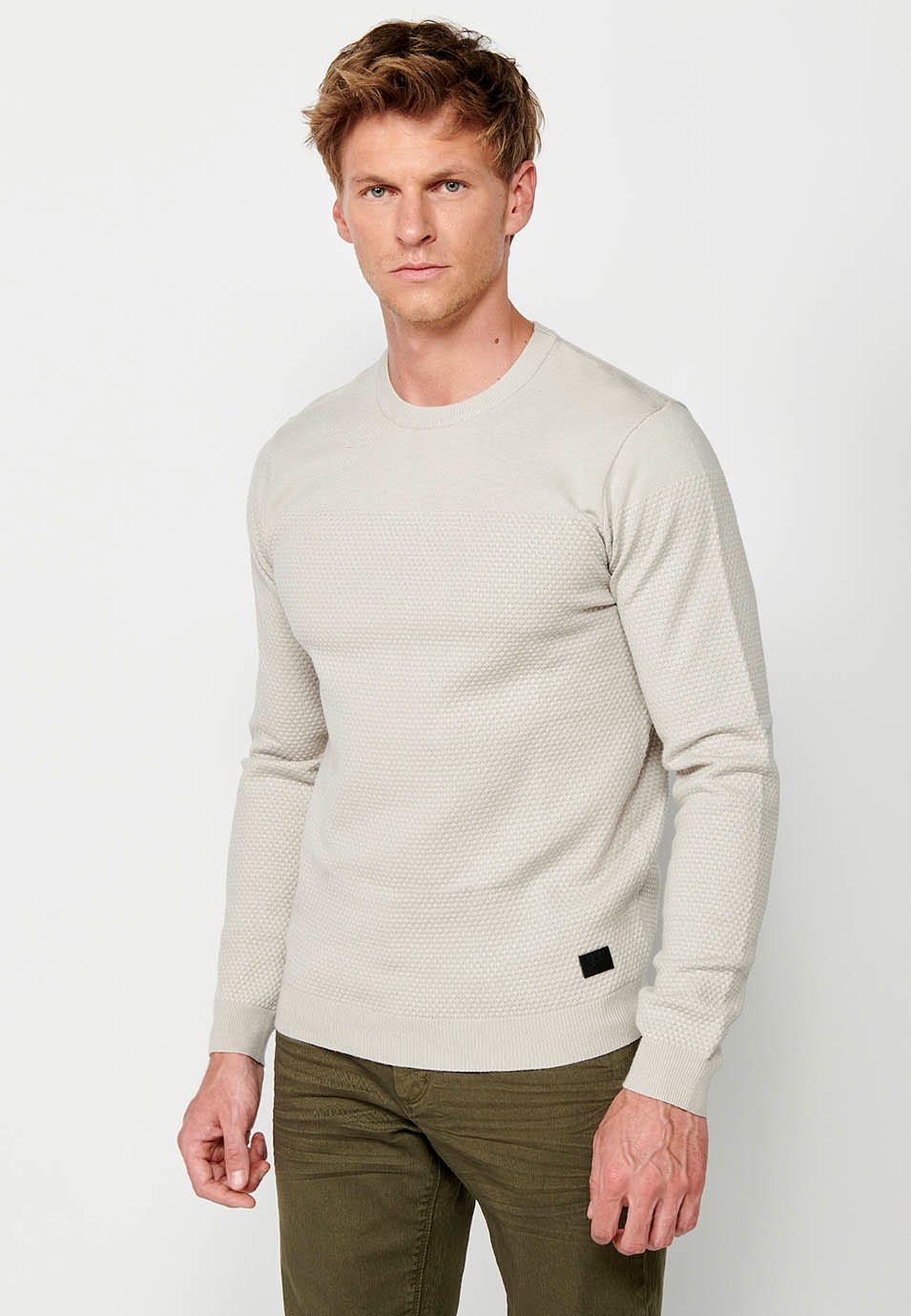 Pull en tricot texturé à manches longues et col rond pour hommes en écru 7