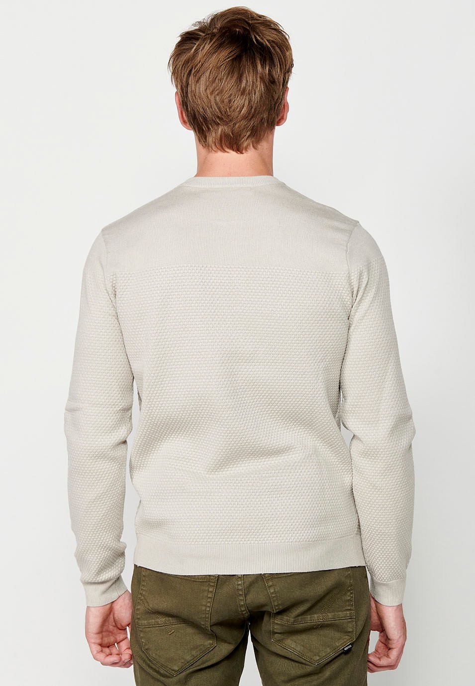 Pull en tricot texturé à manches longues et col rond pour hommes en écru 4