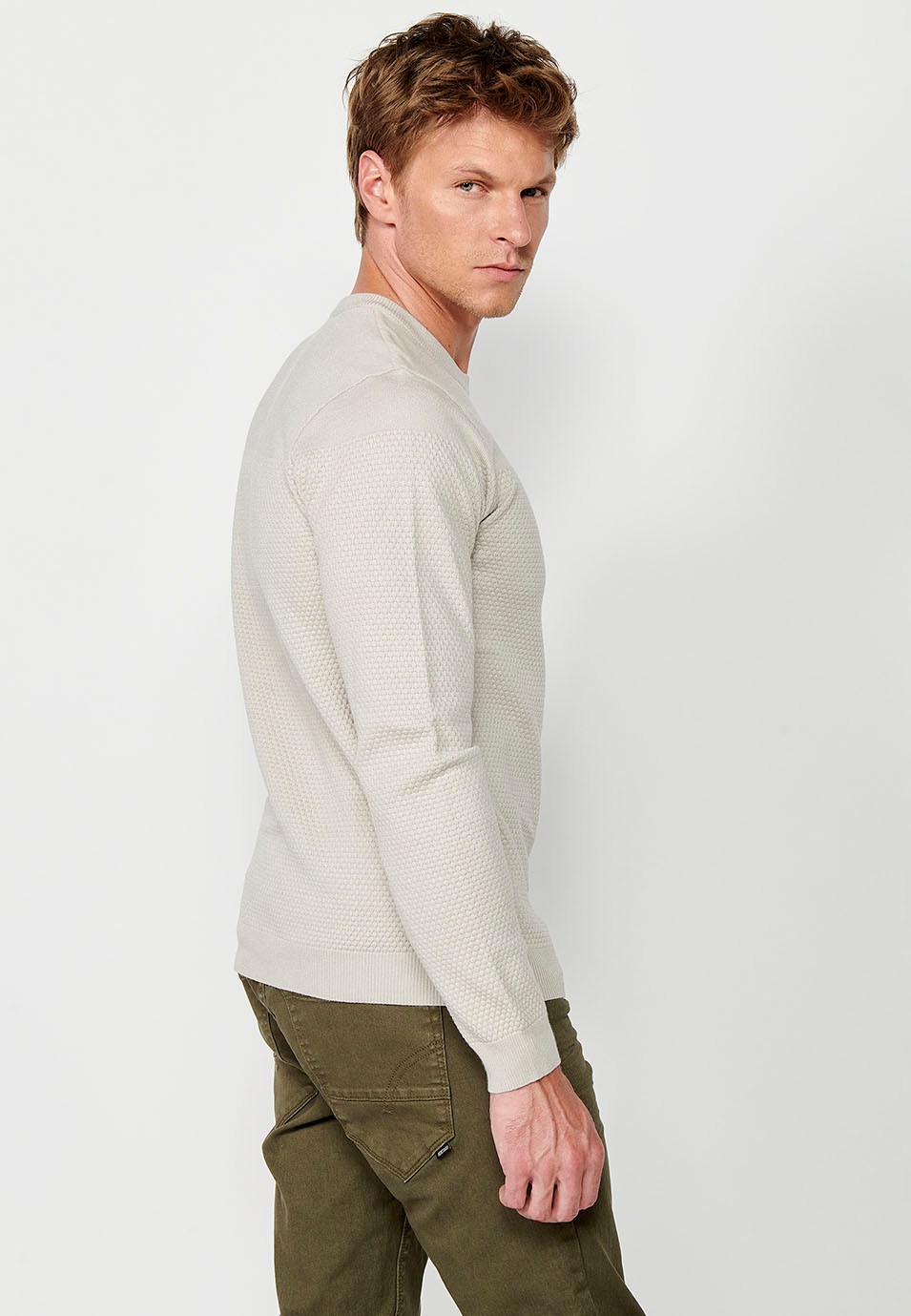 Pull en tricot texturé à manches longues et col rond pour hommes en écru 3