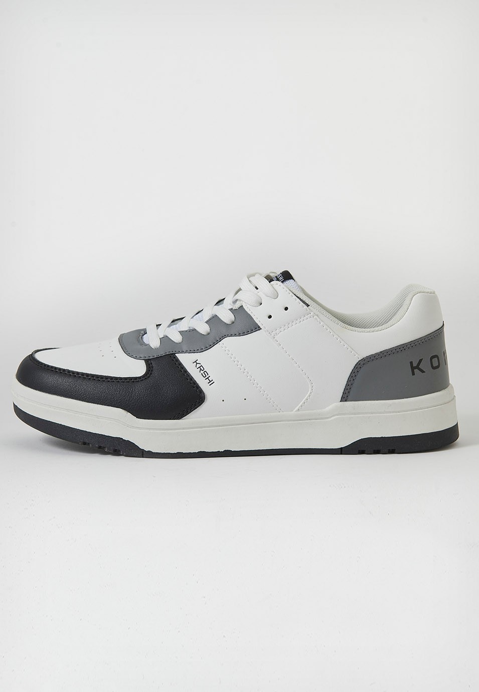 Casual sneaker shoes for men in white 2