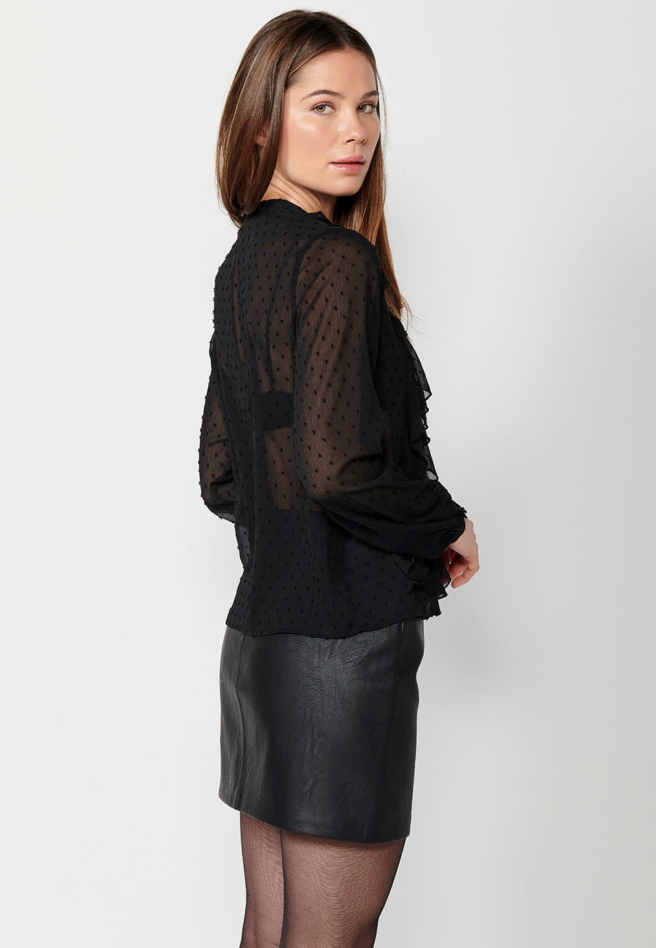 Chiffon blouse with ruffles on the front and paisley print in plumeti fabric for women in black