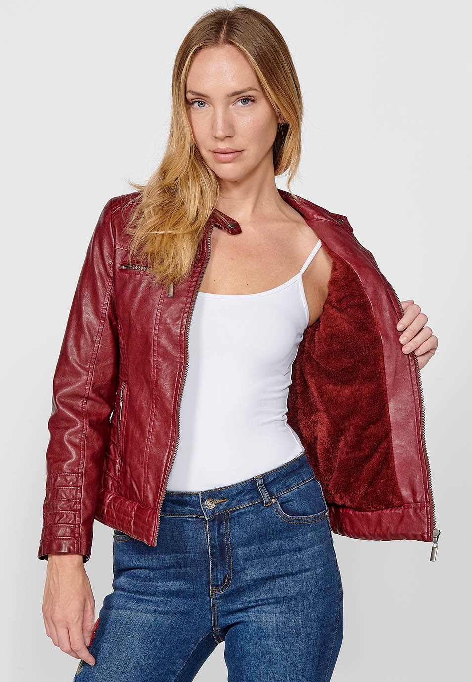 Chaqueta Cazadora estilo motero color granate en polipiel efecto lavado forrada con pelo sintético para Mujer 6