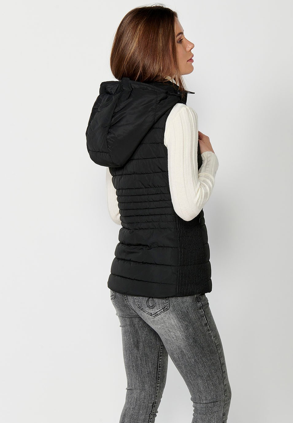 Padded vest with black hood and ribbed edges for women