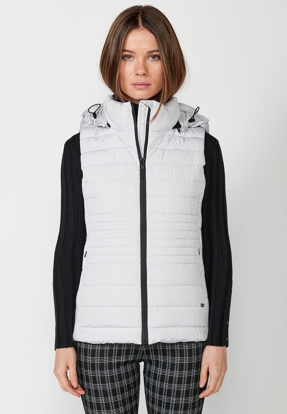 Women's pearl gray hooded padded vest with ribbed edges