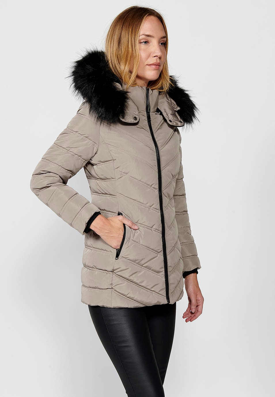 Veste matelassée à col à capuche en fausse fourrure pour femme beige avec fermeture à glissière sur le devant