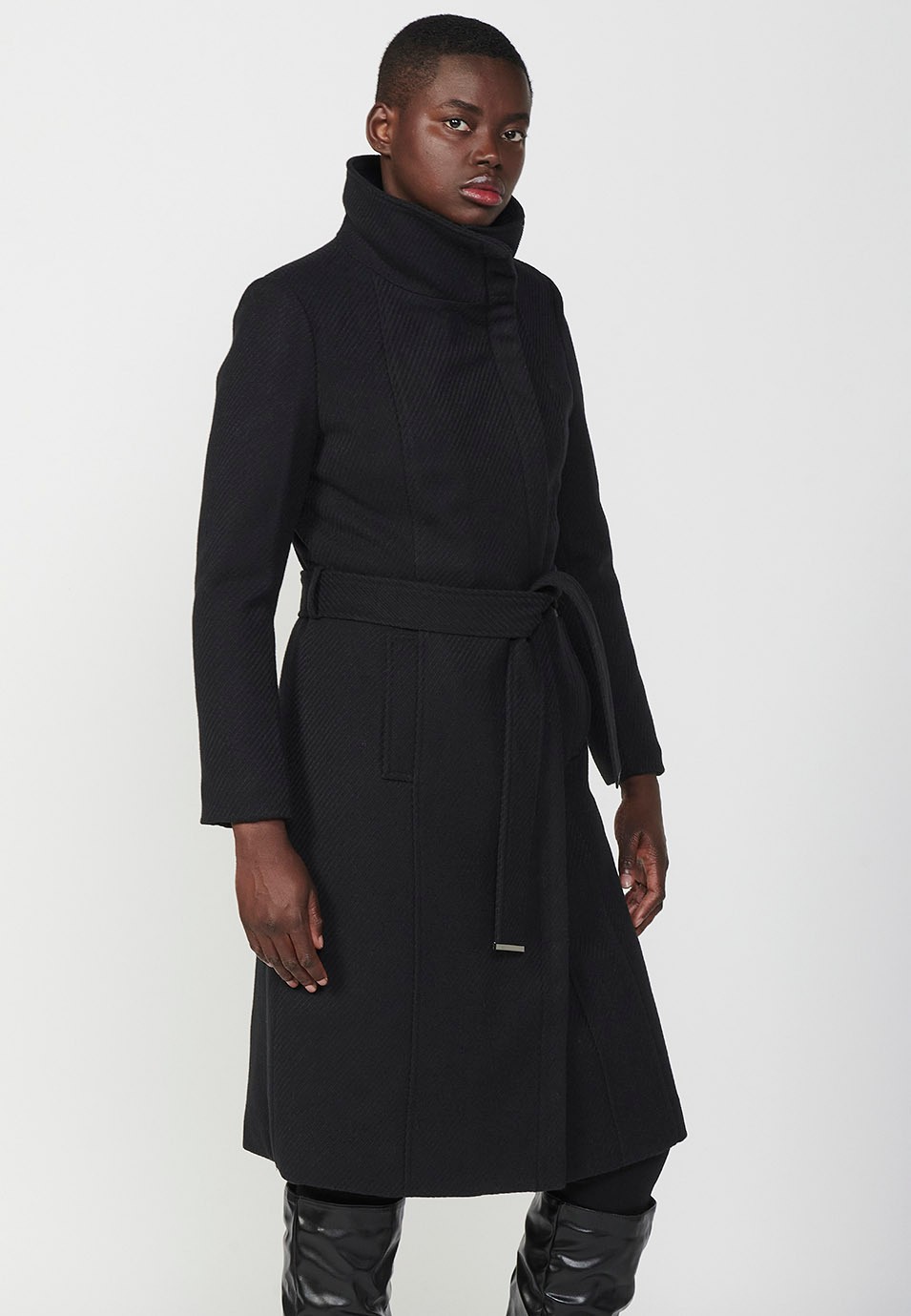 Manteau long à col cheminée avec fermeture éclair et ceinture nouée, doublé de fourrure synthétique noire pour Femme