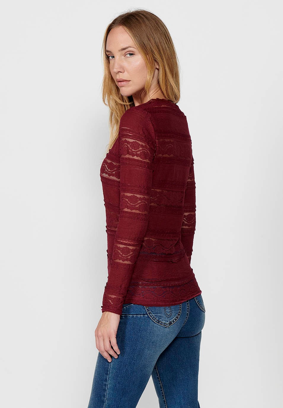 Maroon T-shirt à manches longues et col rond pour femme avec bordure en dentelle et tissu rayé en dentelle 5