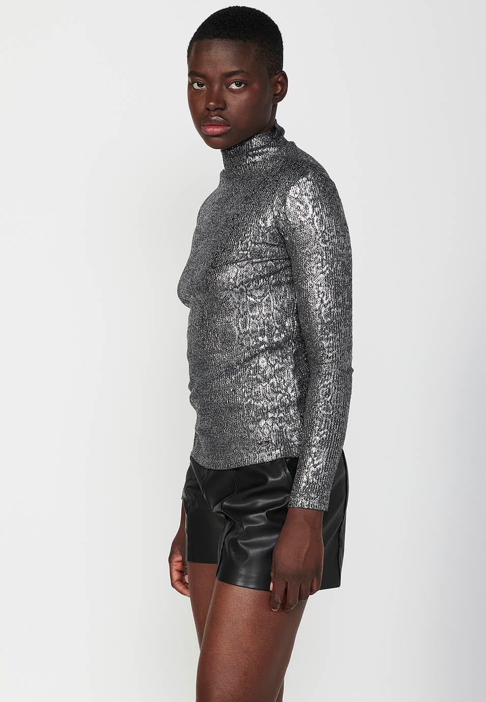 Long Sleeve Turtleneck T-Shirt in Iridescent Snake Skin in Grey for Women