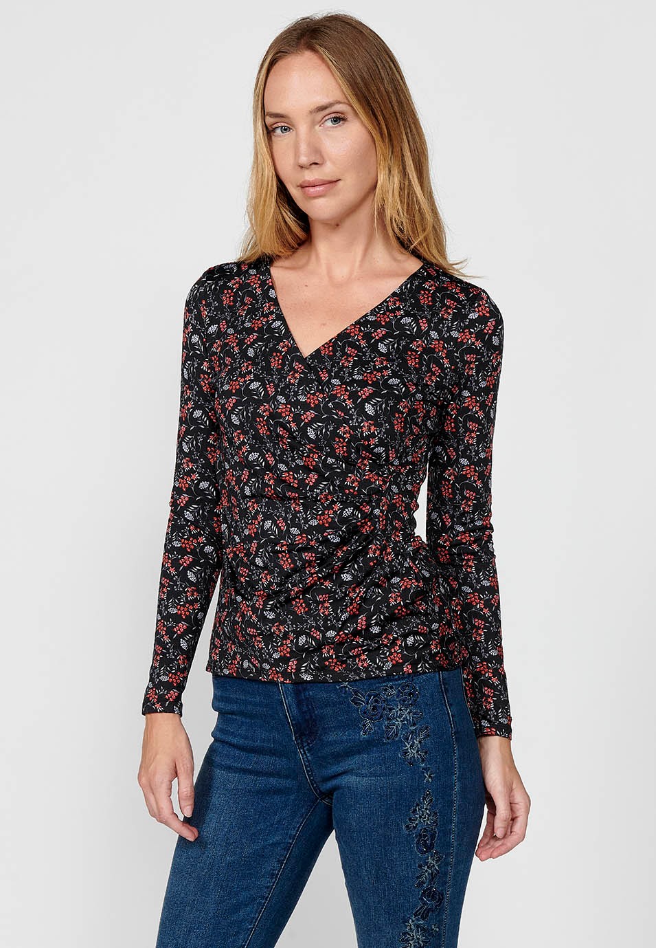 Camiseta de manga larga y escote cruzado con pieza lateral, estampado flor pequeña color Negro para Mujer