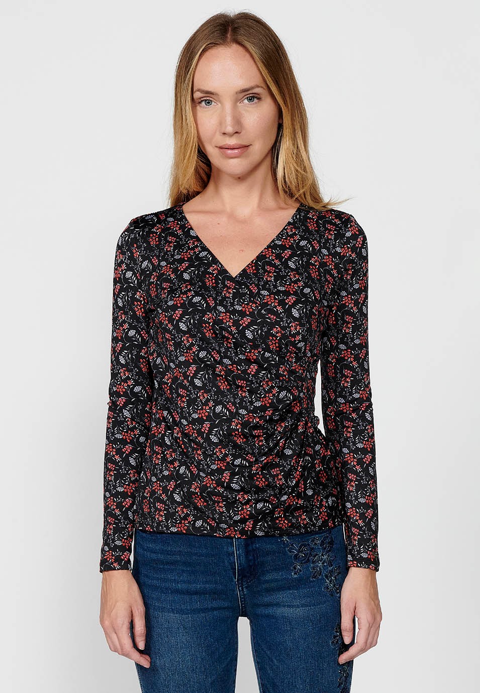 Camiseta de manga larga y escote cruzado con pieza lateral, estampado flor pequeña color Negro para Mujer