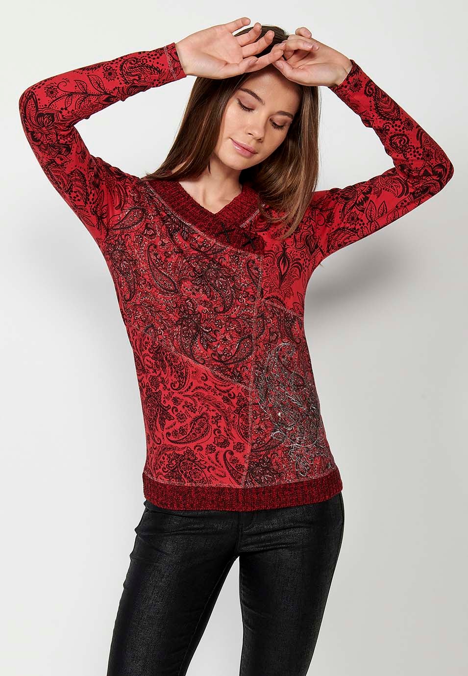 Long-sleeved Cotton T-shirt with V-neck with crossed rib and Front Embroidery in Red for Women