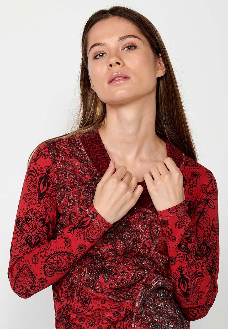 T-shirt à manches longues en coton, col en V, côtes croisées et broderie sur le devant en rouge pour femme 5