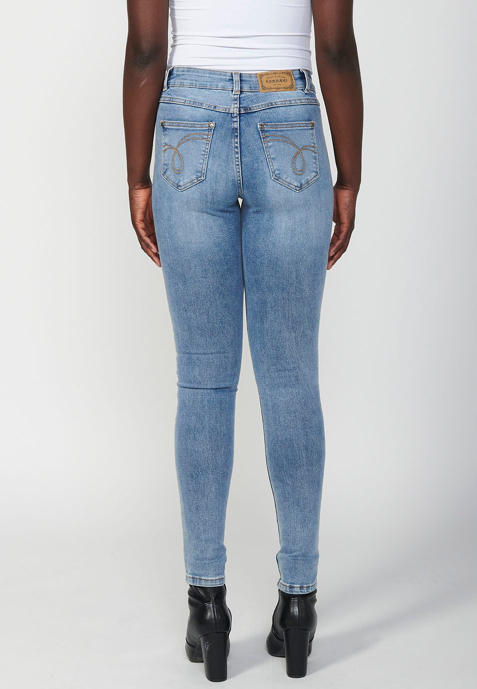 Pantalon long en jean coupe slim pour femme avec fermeture éclair et bouton sur le devant 4