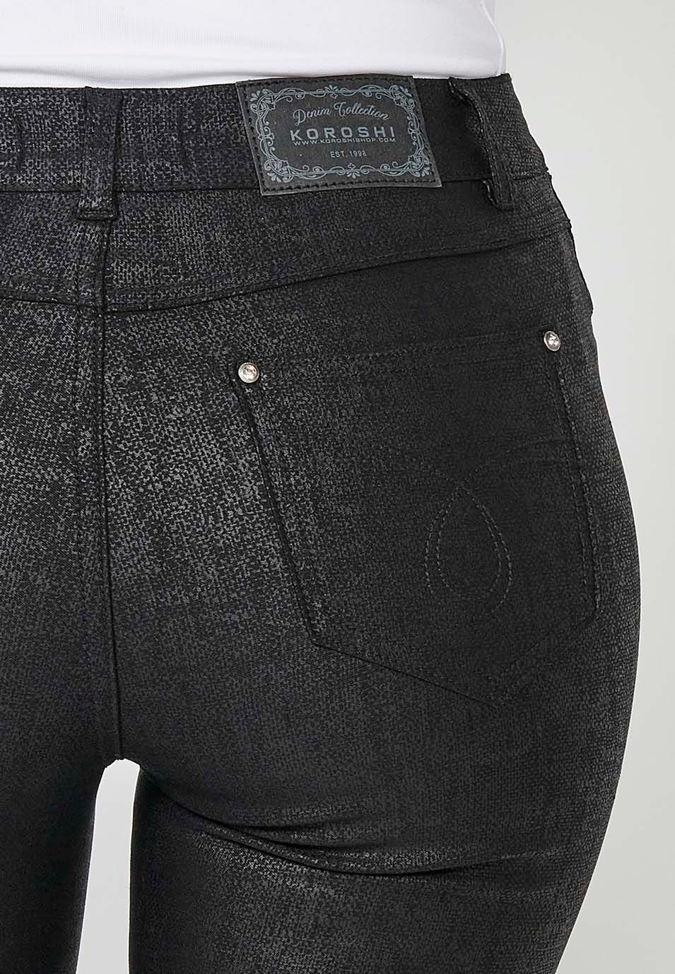 Pantalón cinco bolsillos Slim Fit recto con estampado textura color Negro para Mujer